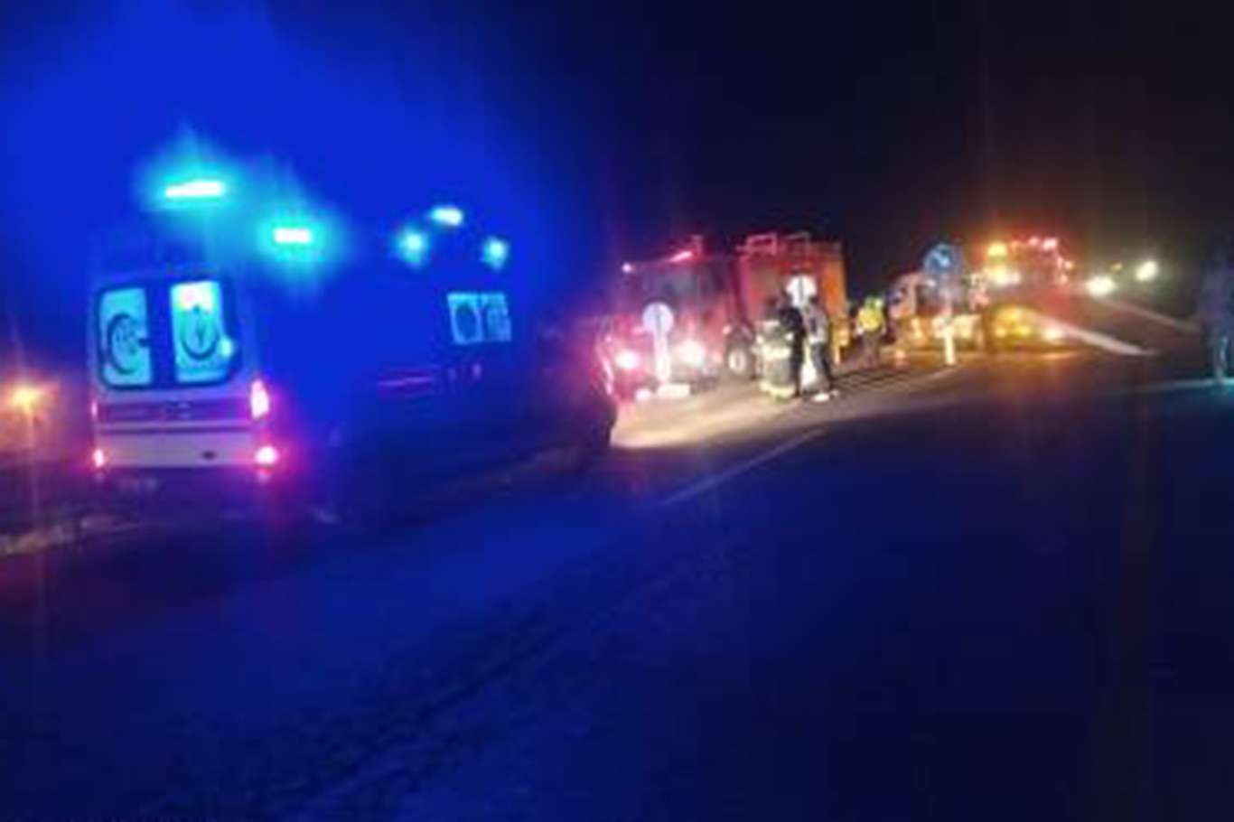 Diyarbakır'da trafik kazası: 2 ölü 1 yaralı Diyarbakır'da trafik kazası: 2 ölü 1 yaralı